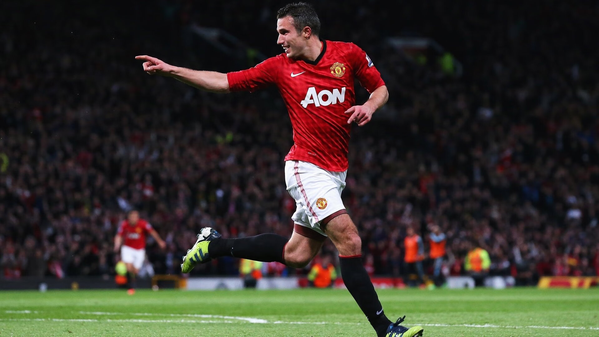 开云下载-绝境狂飙，阿斯顿马丁如何用一场逆天改命撕碎梅赛德斯的统治，让阿隆索重回神坛